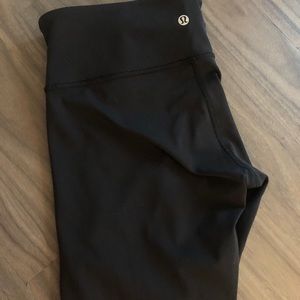 Lululemon Crop Black Legging size 8